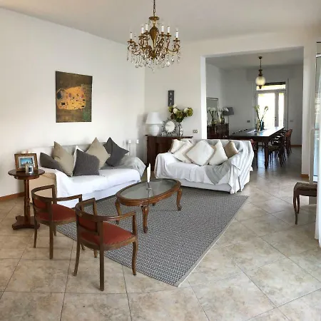View House Apartment Lezzeno