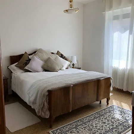 View House *